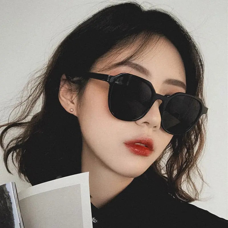 New wide face fashion sunglasses.