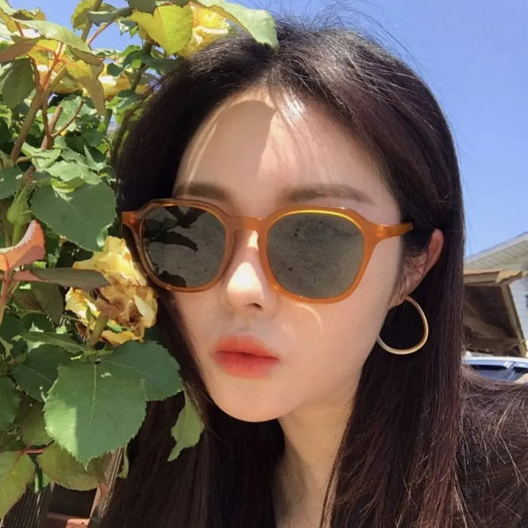 New wide face fashion sunglasses.