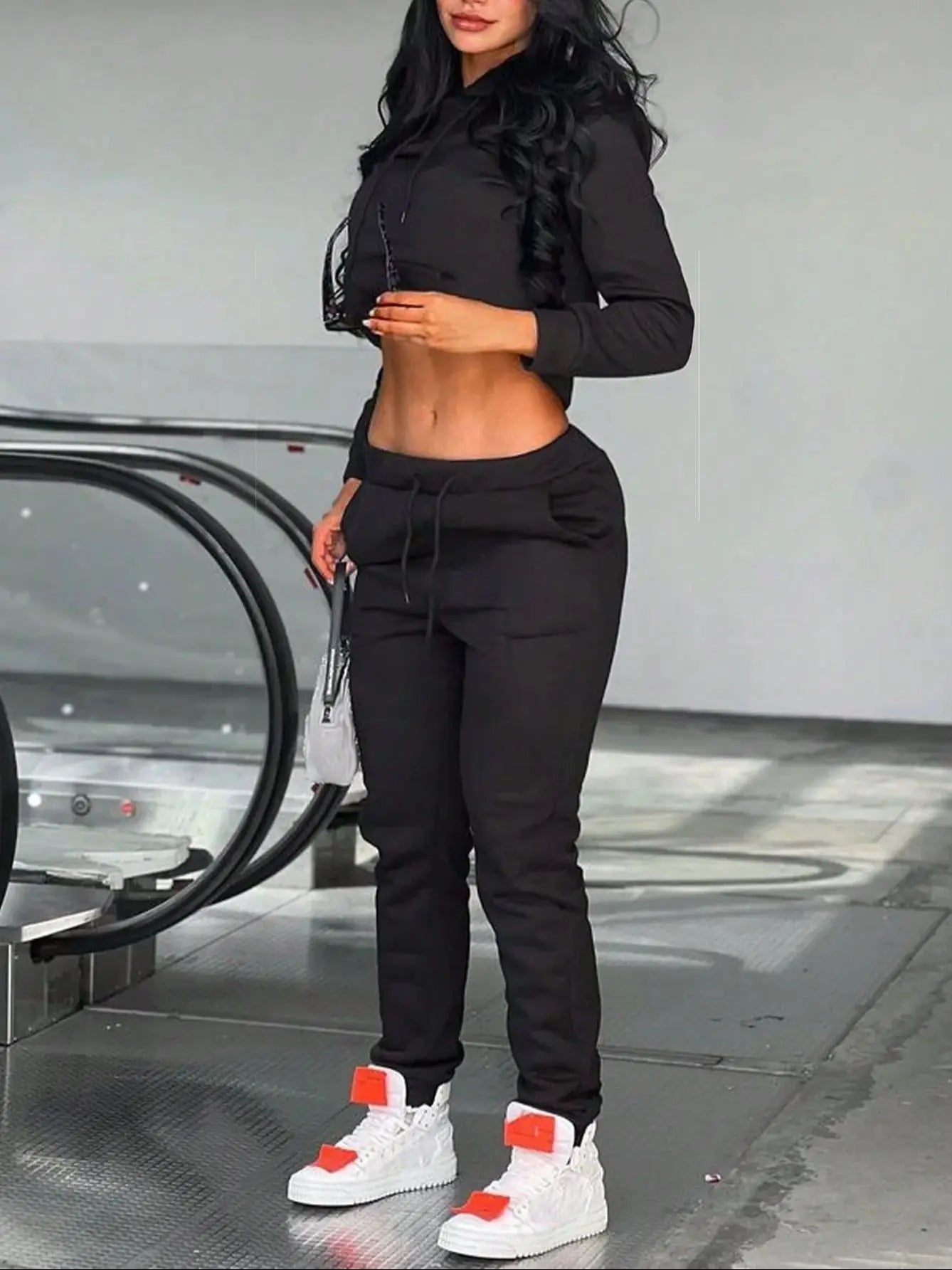 "Women's Lace-Up Hooded Tracksuit with Kangaroo Pocket and Drawstring - Sporty Two-Piece Workout Suit"