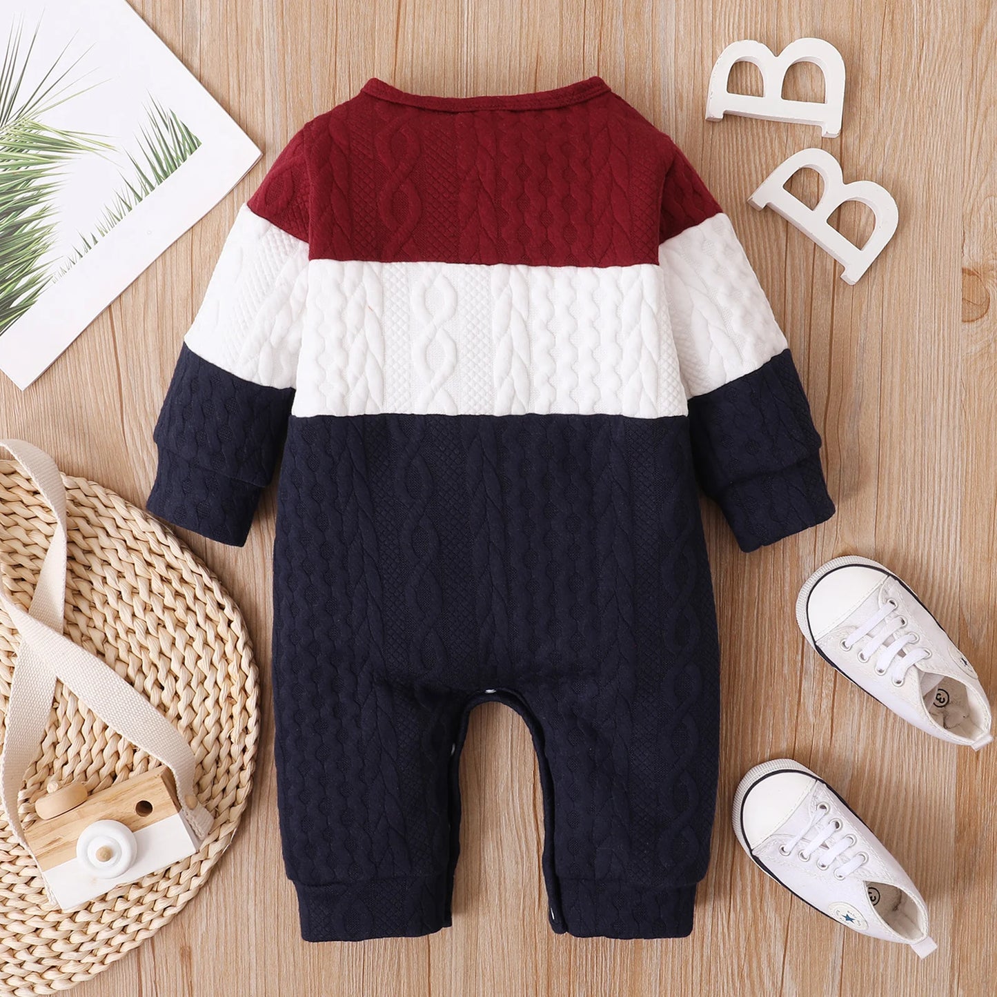 Newborn Baby Boys Autumn/Winter Long-Sleeved Romper with Round Neck and Colorful Button Details