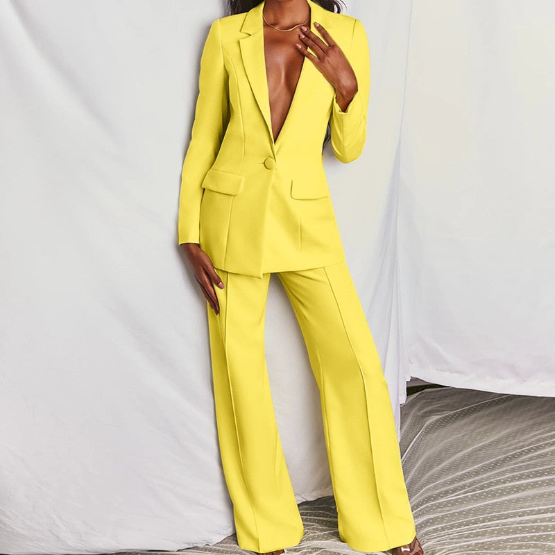 Stylish and Versatile Two Piece Women's Outfit - Top and Bottom