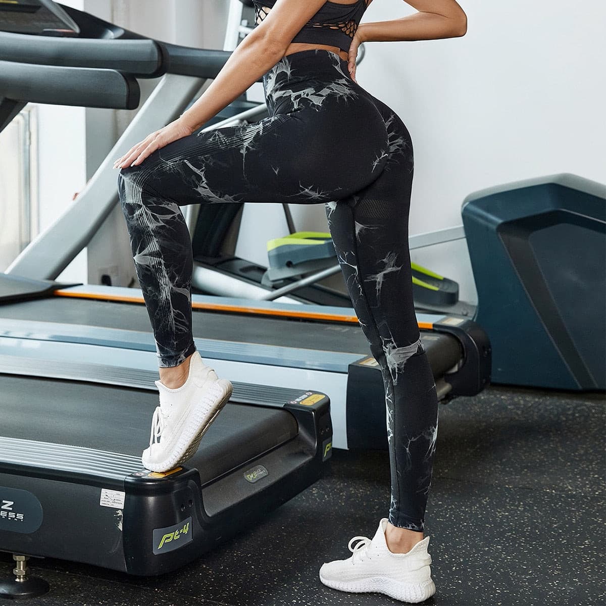 Seamless New Peach Hip Fitness Pants High Waist Tight Yoga Pants women Breathable Sweatpants Athletic Leggings Gym.
