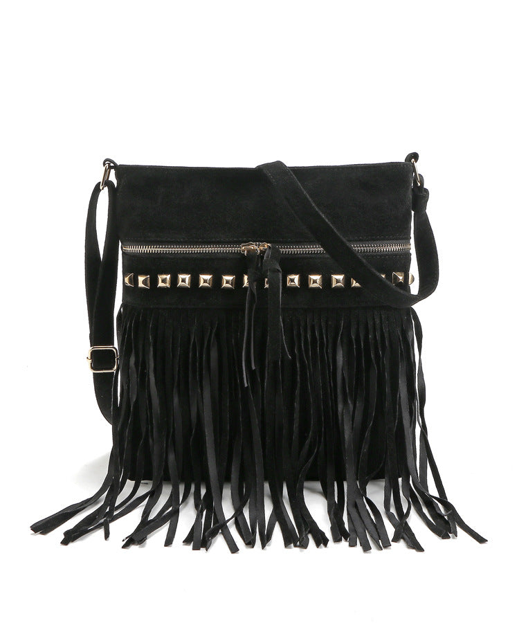 Spot autumn and winter new messenger women's bags trendy European and American fashion Xi Shi velvet willow nails tassel bag all-match shoulder bag.