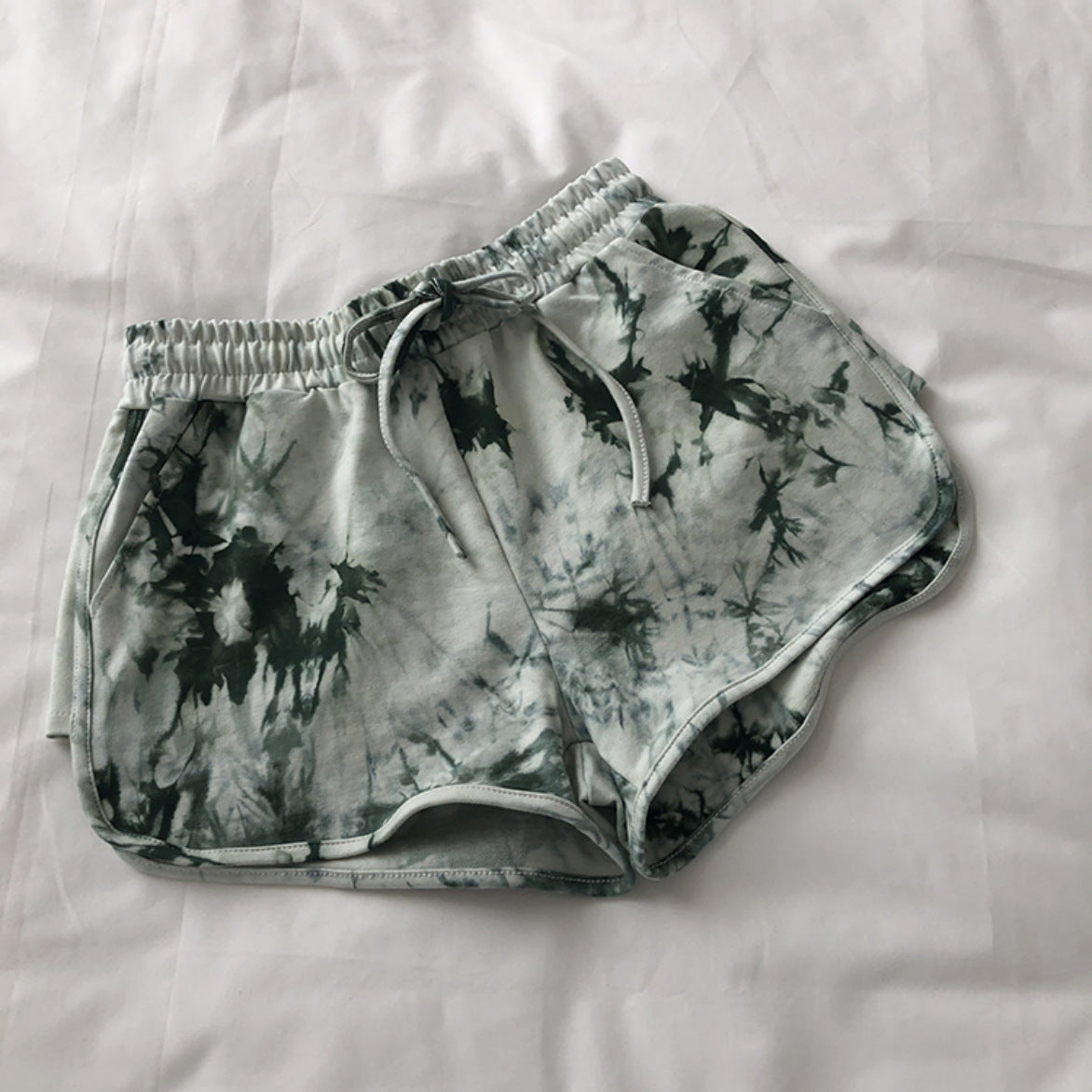 Thailand tie-dye sports pants women's loose wide-leg casual high waist Hyun Ya wind shorts running hot pants beach pants.