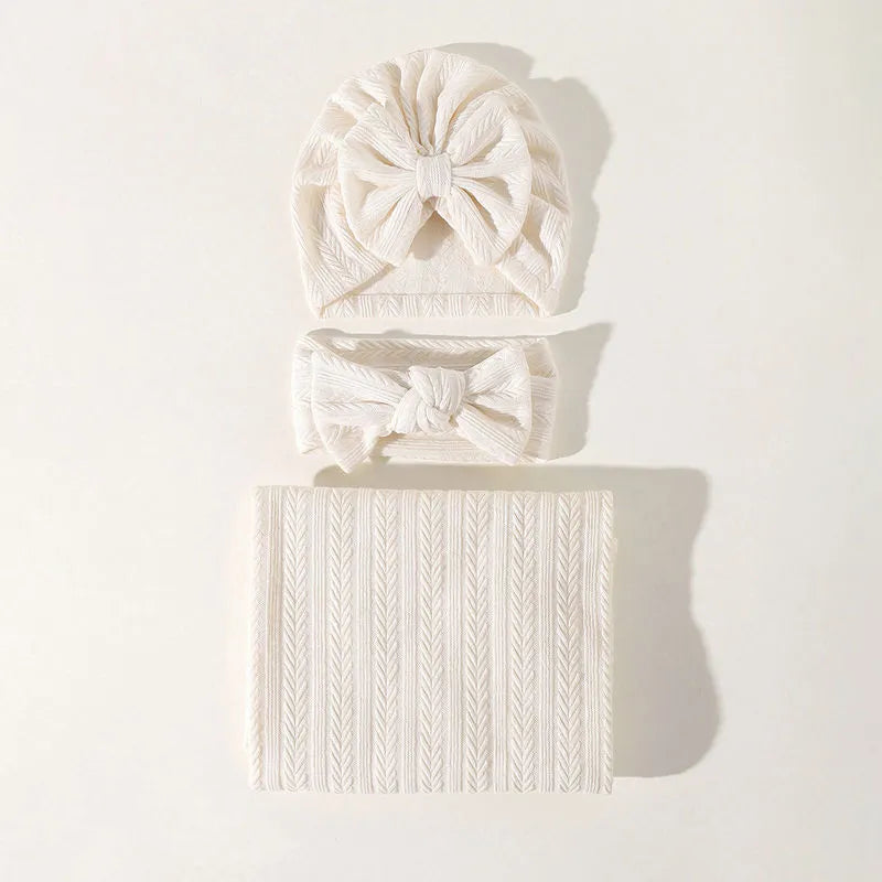 "Adorable Baby Blanket and Hat Headband Set for a Stylish and Cozy Look"