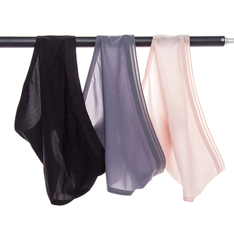 A piece of ice silk without trace panties, ladies, high-elastic, breathable, cotton, large size mask, waist trigger.