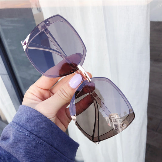 Polarized Sunglasses for Men and Women, Ideal for Street Fashion, Anti-UV Protection, Round Face Friendly, Large Frame Design