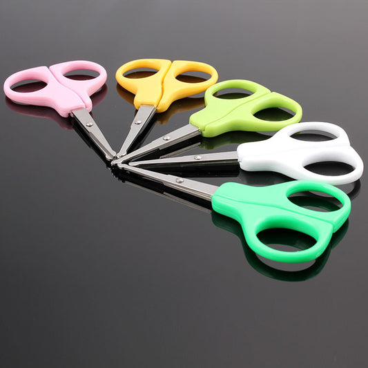 Supply plastic handle baby scissors mitigation meat nail cut newborn nail baby safety round head scissors.